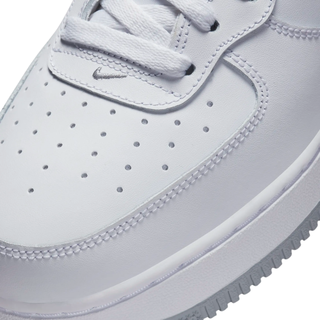 NIKE AIR FORCE 1 MID